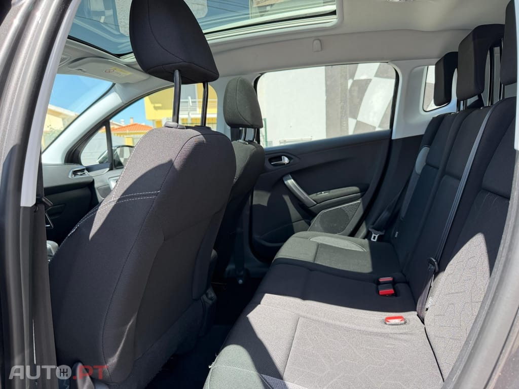 Peugeot 2008 1.2 PureTech Style