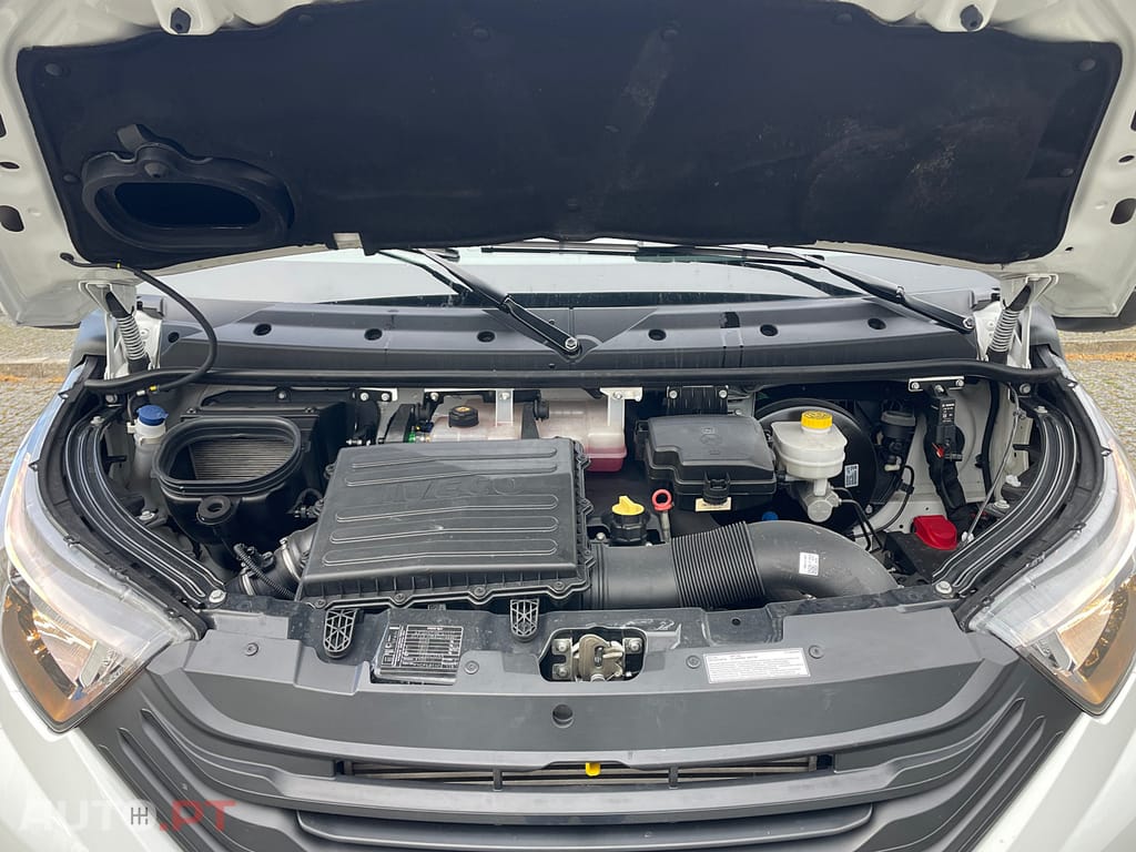 Iveco Daily 3.0D 35C16 Contentor + Plataforma Elevatória