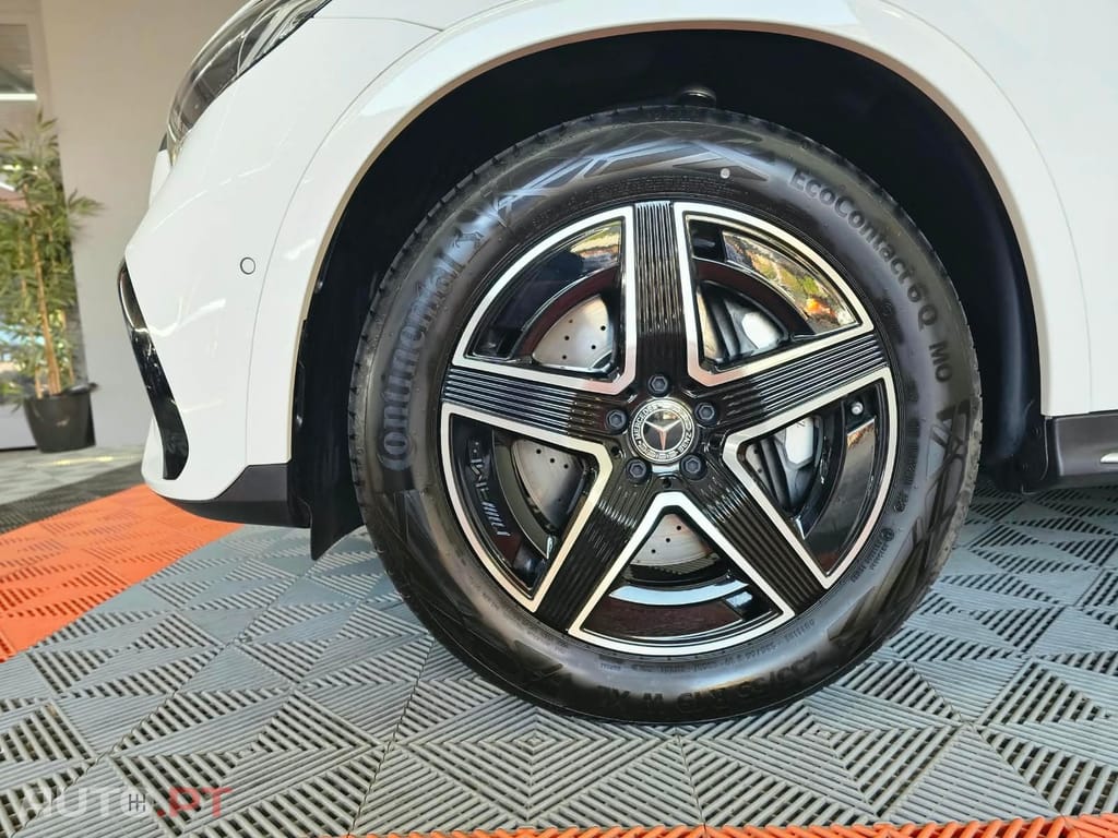 Mercedes-Benz GLC 300 de 4MATIC AMG Line