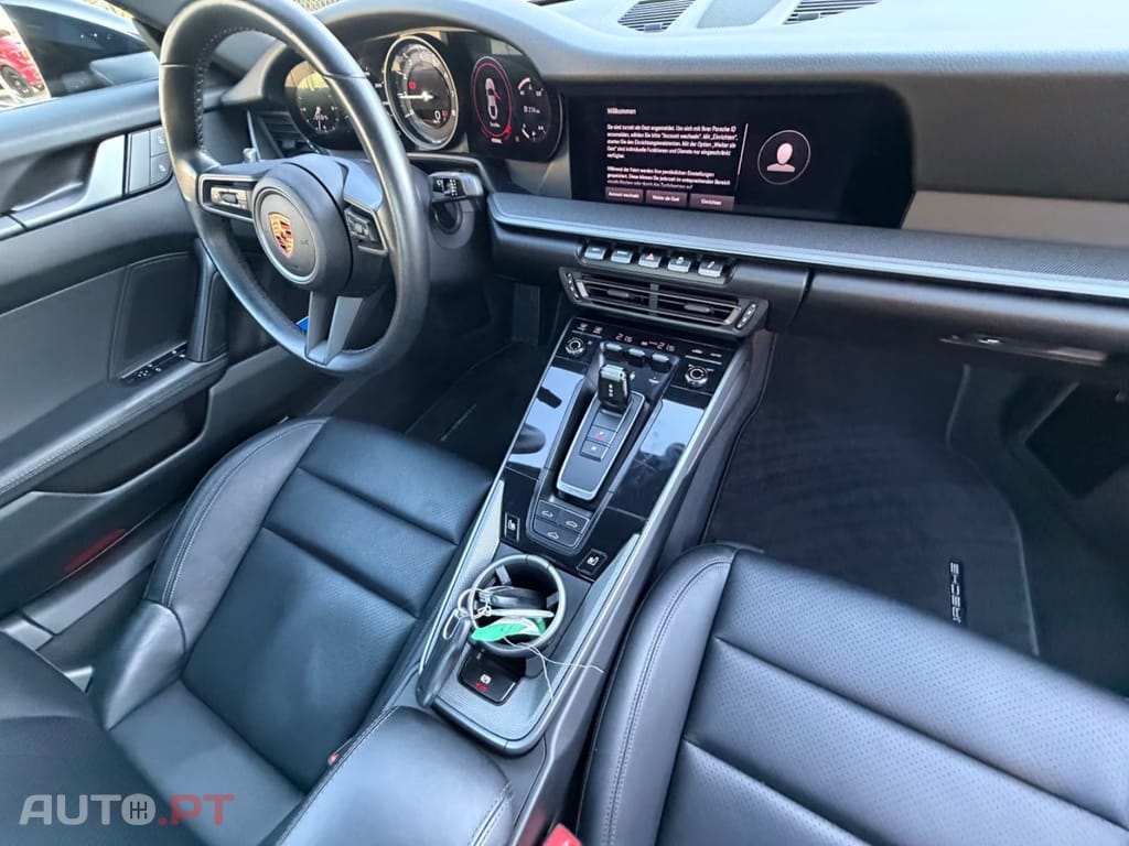 Porsche 992 Carrera GTS