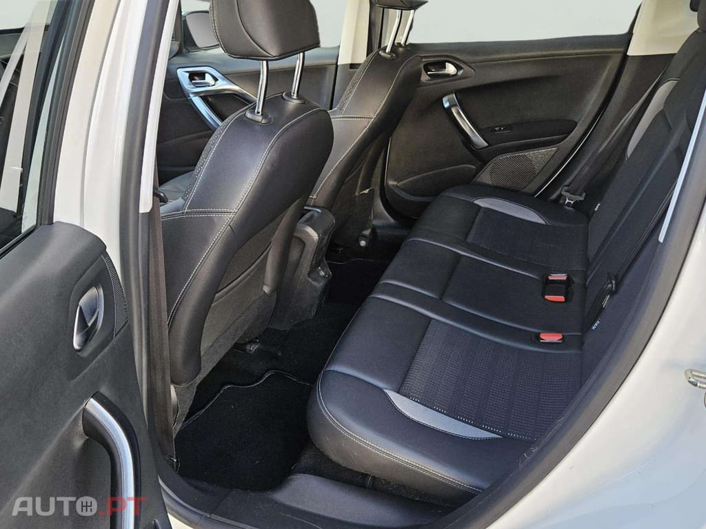 Peugeot 2008 1.2 PureTech Allure