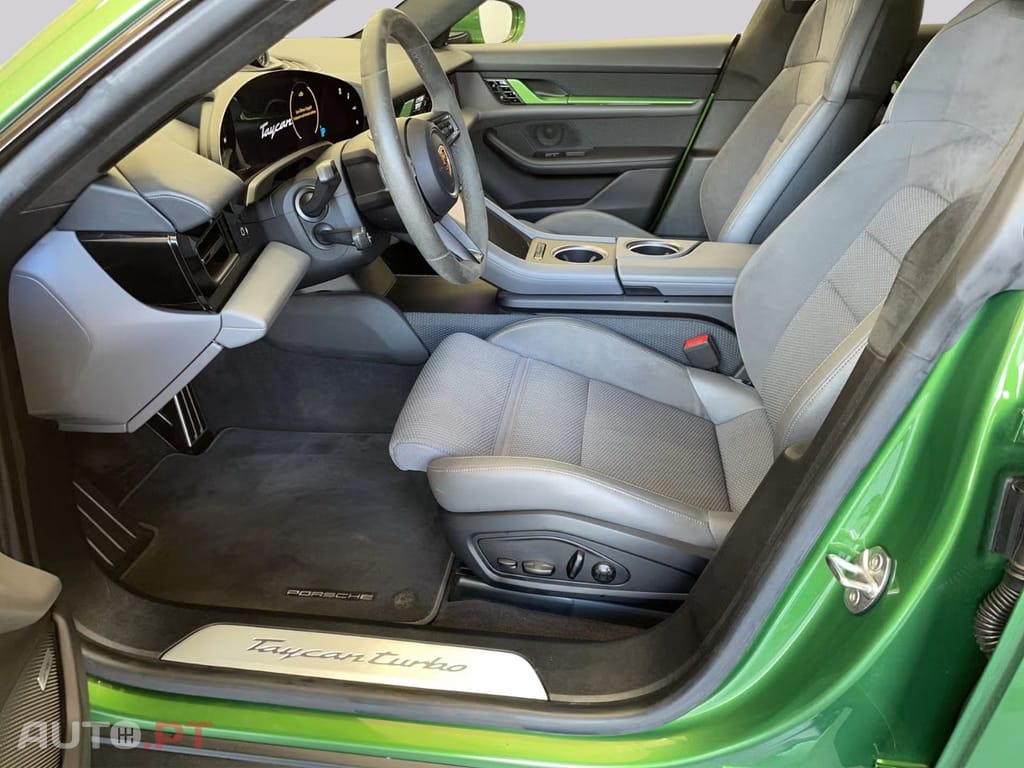 Porsche Taycan Turbo I.V.A DEDUTIVEL