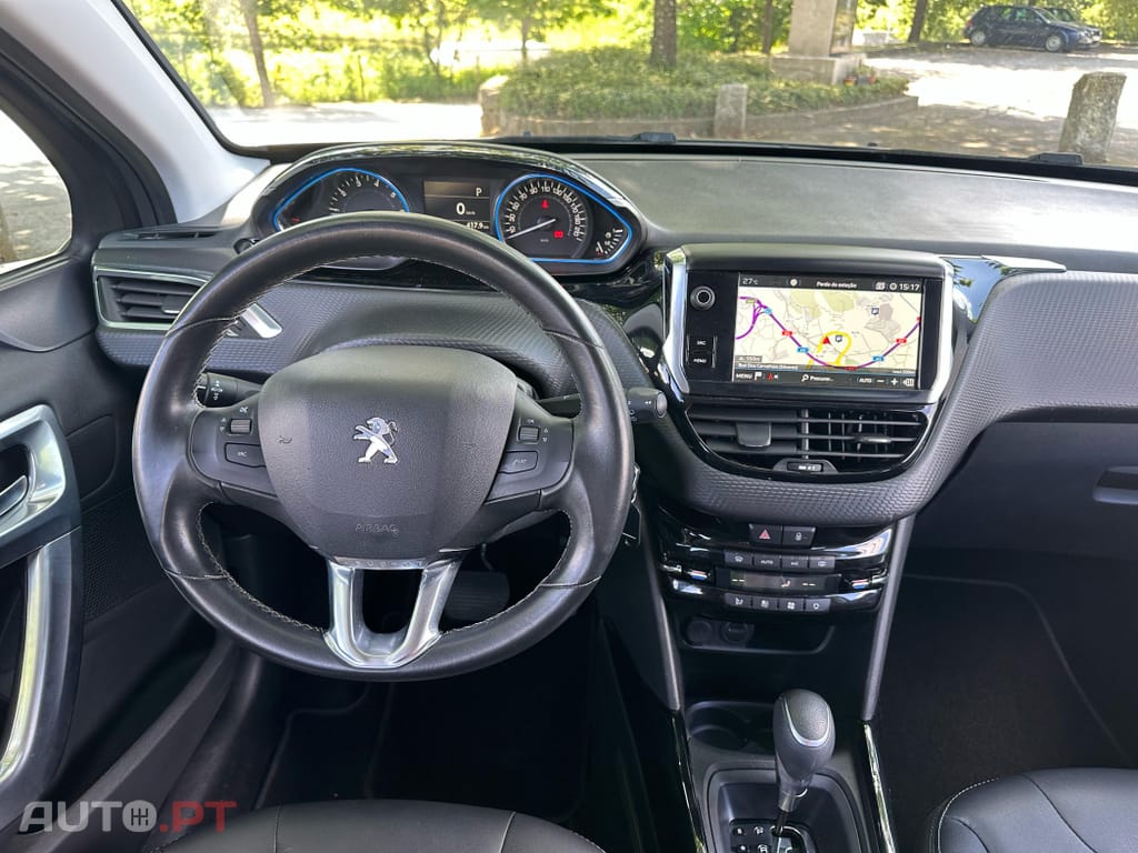 Peugeot 2008 1.2 PureTech Allure EAT6