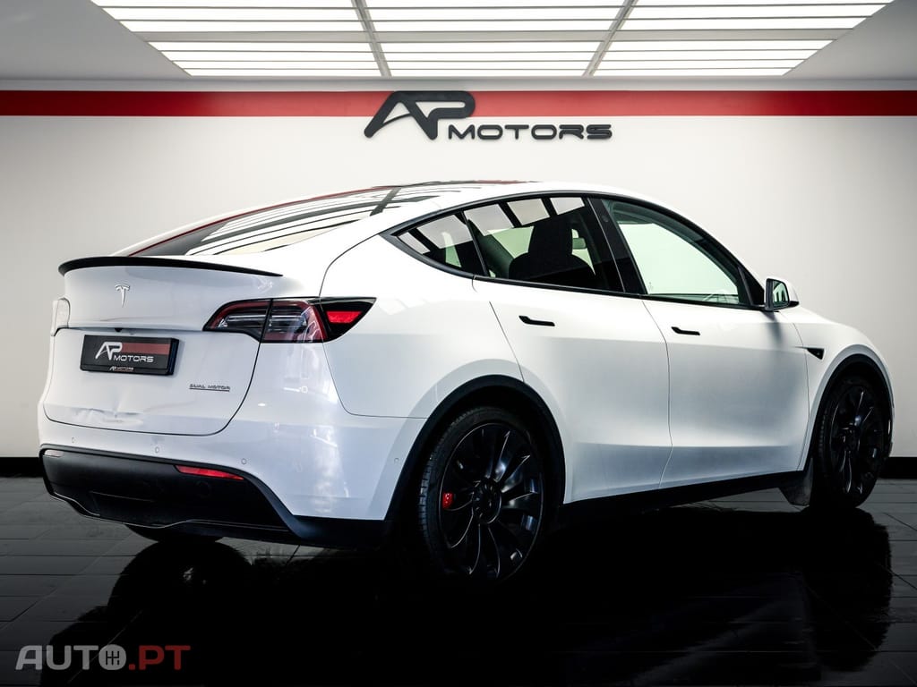 Tesla Model Y Performance Dual Motor AWD