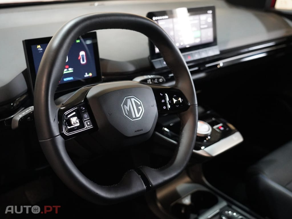 MG MG4 64 kWh Luxury