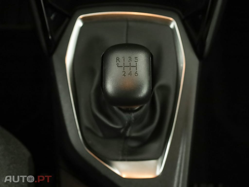 Peugeot 2008 2008 1.2 PureTech Active Pack