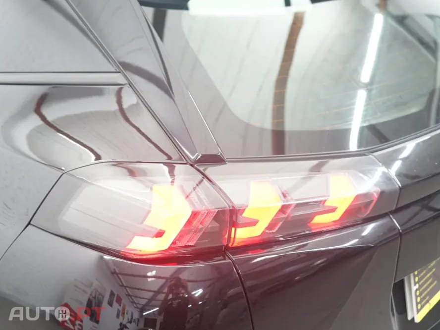 Peugeot 2008 1.2 PureTech Allure
