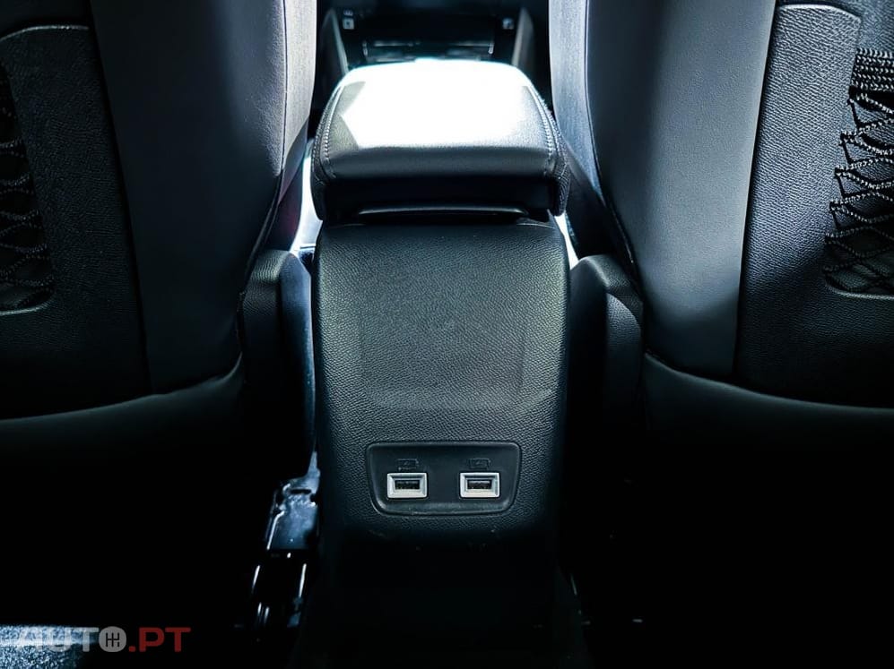 Peugeot E-2008 50 kWh GT