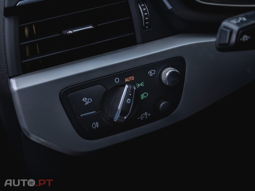 Audi A4 2.0 TDI S-line S tronic