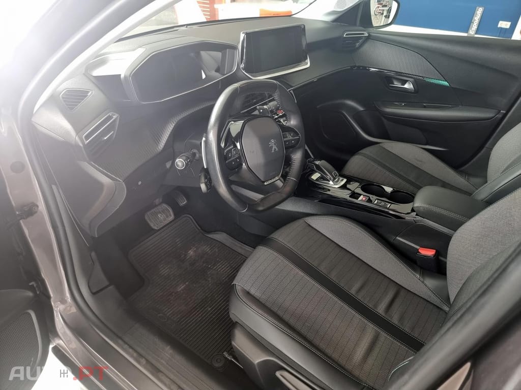 Peugeot 208 1.2 PureTech Allure Pack EAT8