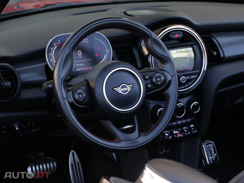 MINI Cabrio Cooper Premium First JCW Auto