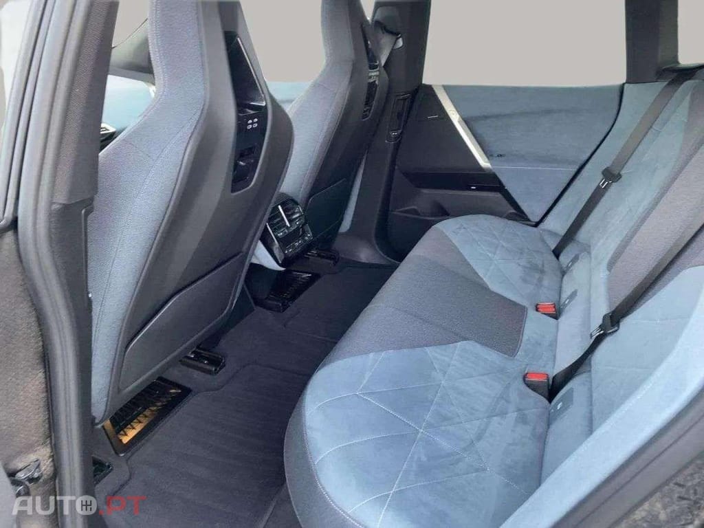 BMW iX xDrive50 I.V.A DEDUTÍVEL 
