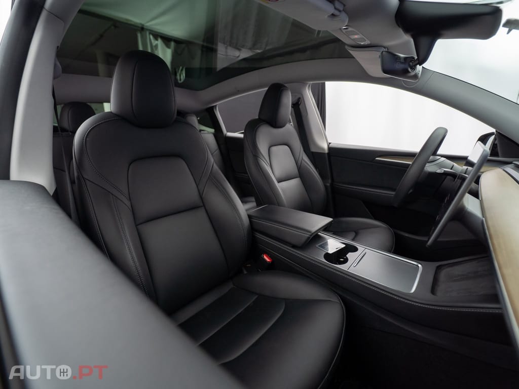 Tesla Model Y Long Range Tração Integral