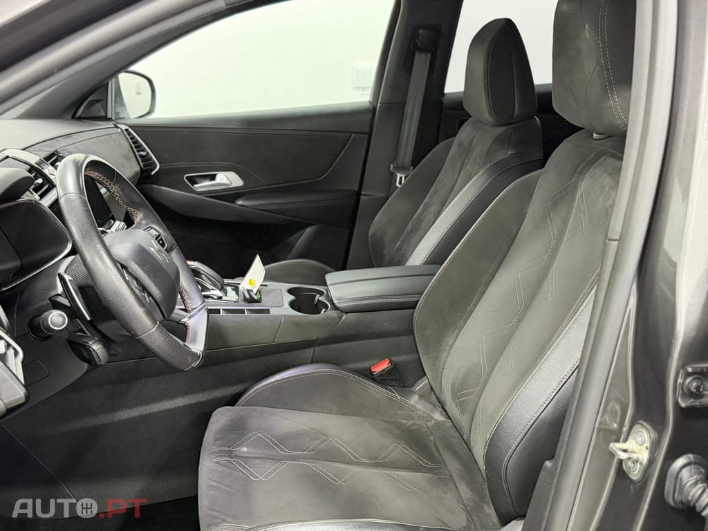 DS DS7 Crossback E-Tense Performance Line EAT8