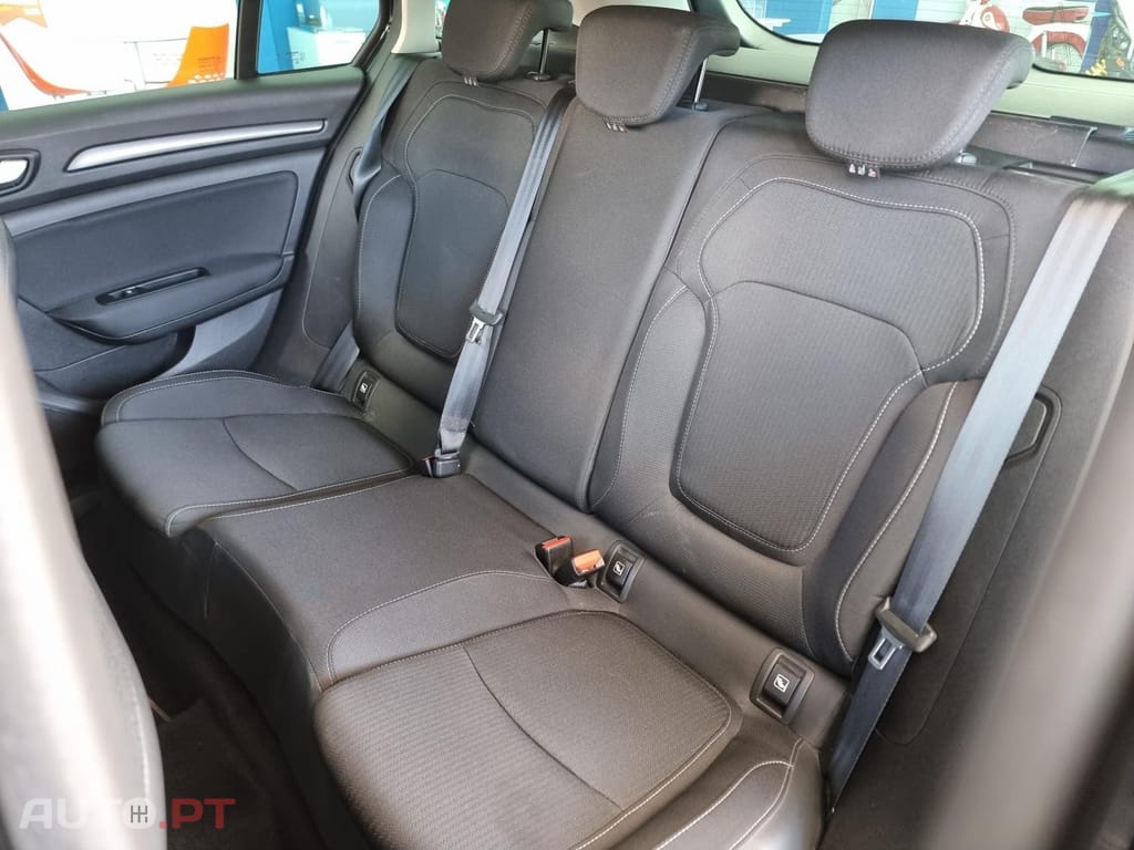Renault Mégane Sport Tourer  1.6 E-Tech Plug-In Intens