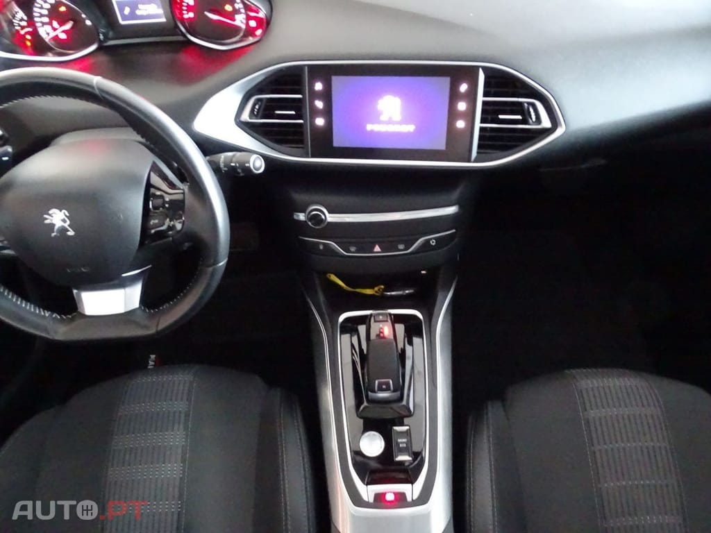 Peugeot 308 1.5 BlueHDi Allure EAT8