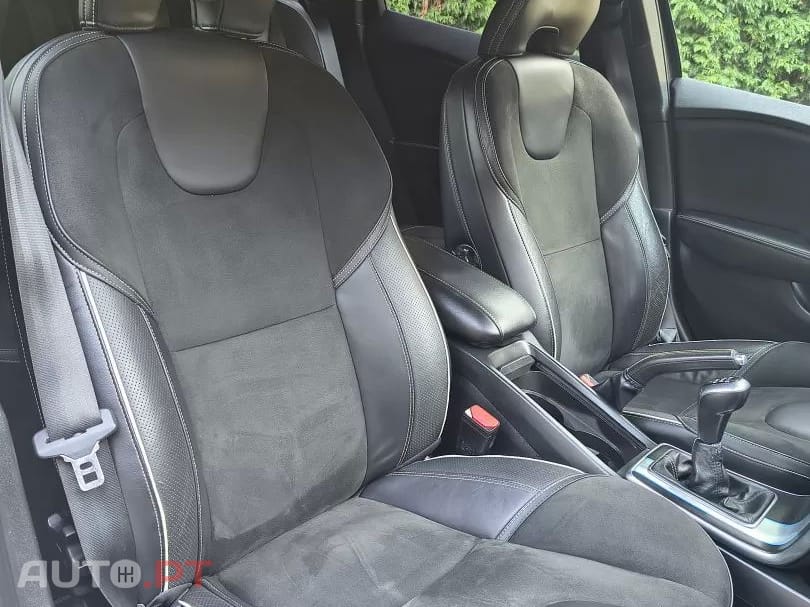 Volvo V40 1.6 D2 R-Design