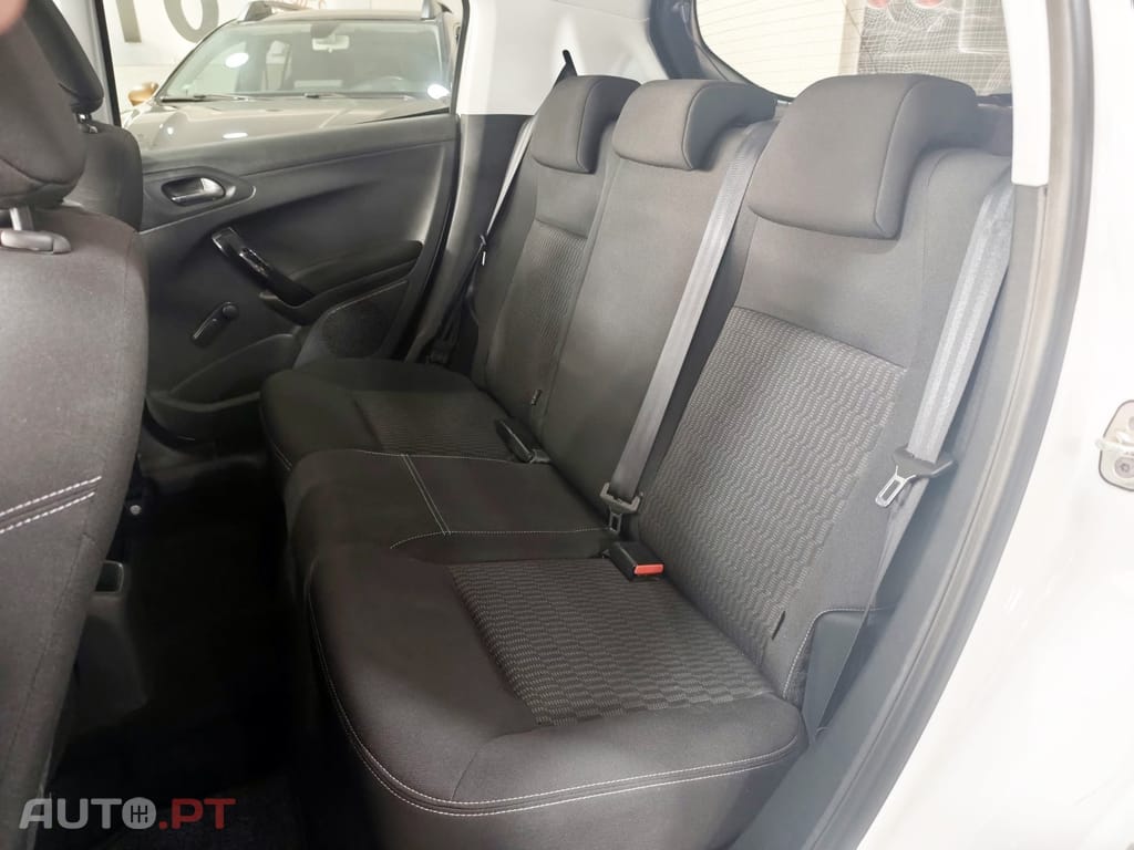 Peugeot 208 1.2 VTi Active