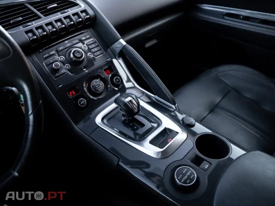 Peugeot 3008 2.0 HDi Hybrid4