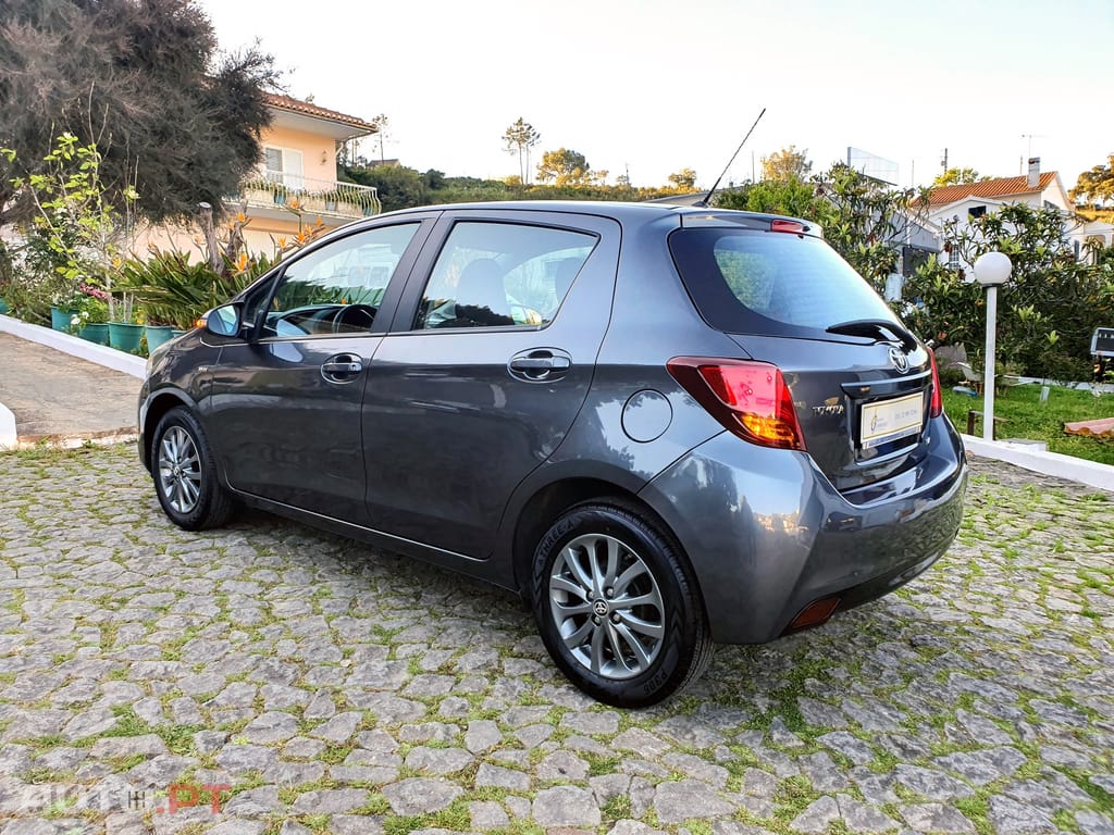 Toyota Yaris 1.0 VVT-i Comfort+Pack Style+Pack Techno+Navi
