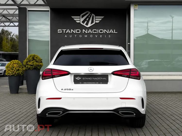 Mercedes-Benz A 250 e AMG Line