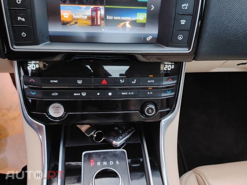 Jaguar XE 2.0 D AUTO 8 180 CV PRESTIGE COM EXTRAS