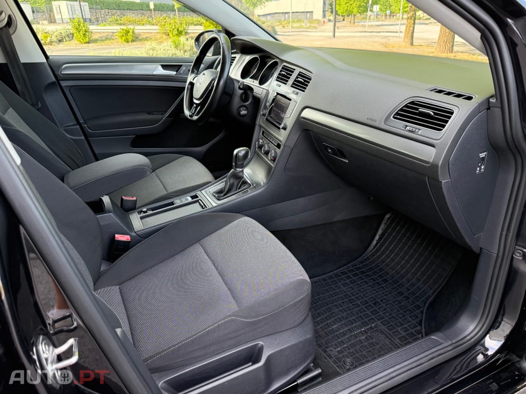 Volkswagen Golf 1.6 TDi Trendline DSG