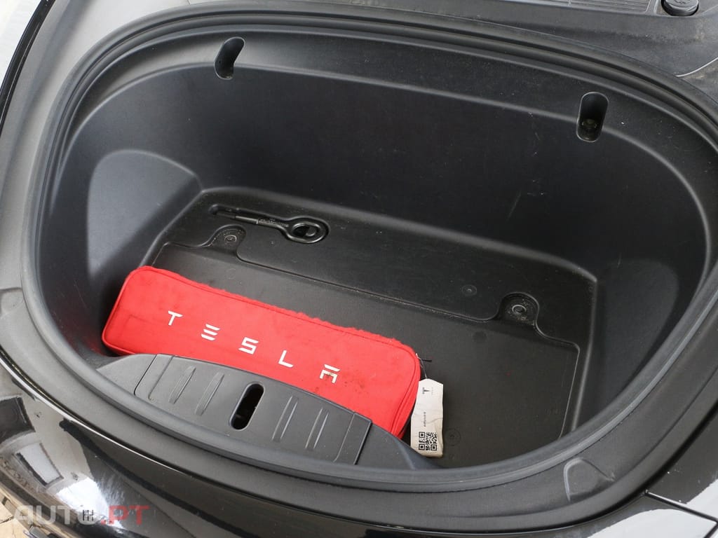 Tesla Model 3 Long-Range Dual Motor AWD