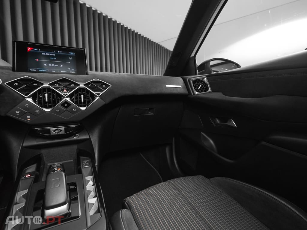 DS DS3 Crossback E-TENSE PERFORMANCE LINE