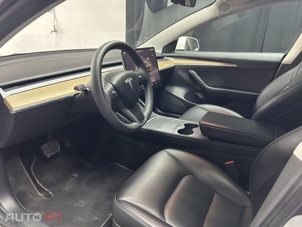 Tesla Model 3 Tração Traseira Standard