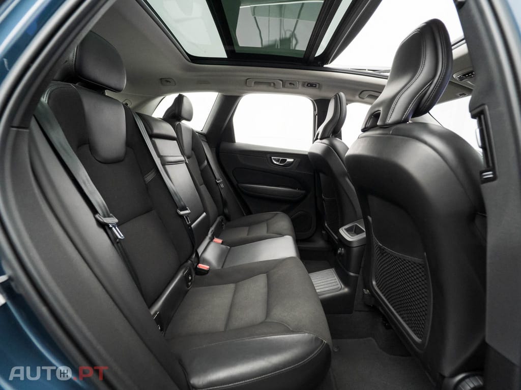 Volvo XC60 2.0 T8 PHEV Momentum Plus AWD