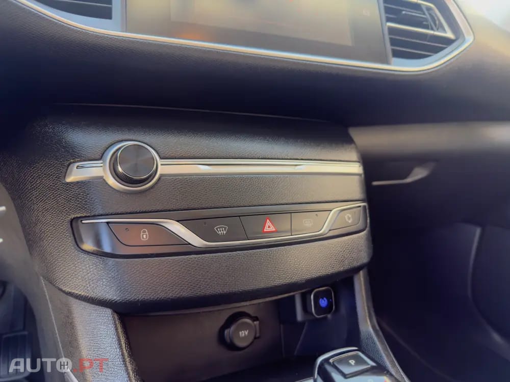 Peugeot 308 1.2 PureTech Allure EAT8