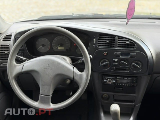 Mitsubishi Lancer 1.3 GLX