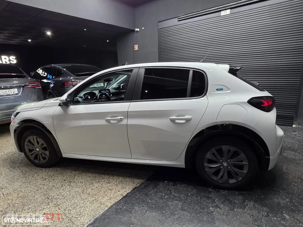 Peugeot E-208 50 kWh Style