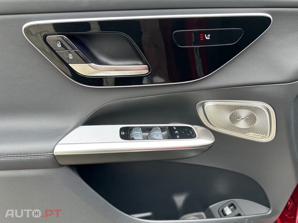 Mercedes-Benz GLC 300 I.V.A DEDUTIVEL e 4M AMG MBUX