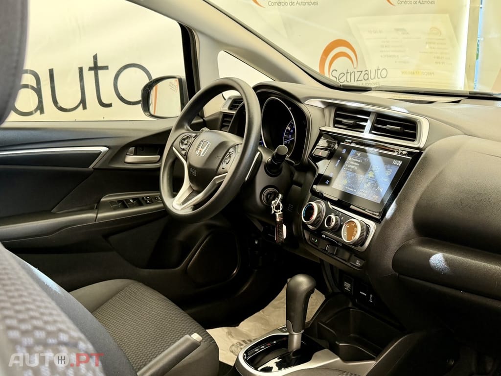 Honda Jazz 1.3 I-VTEC Comfort +Connect. Navi CVT