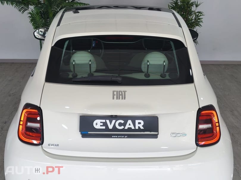 Fiat 500e La Prima