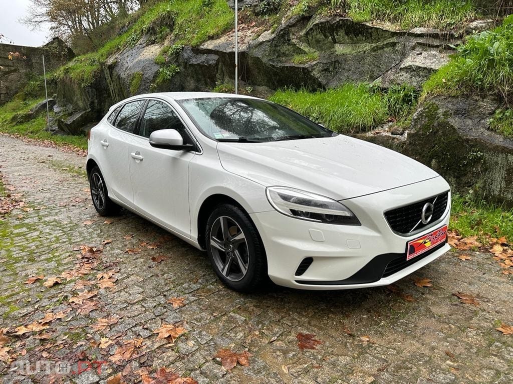 Volvo V40 2.0 D3 R-Design