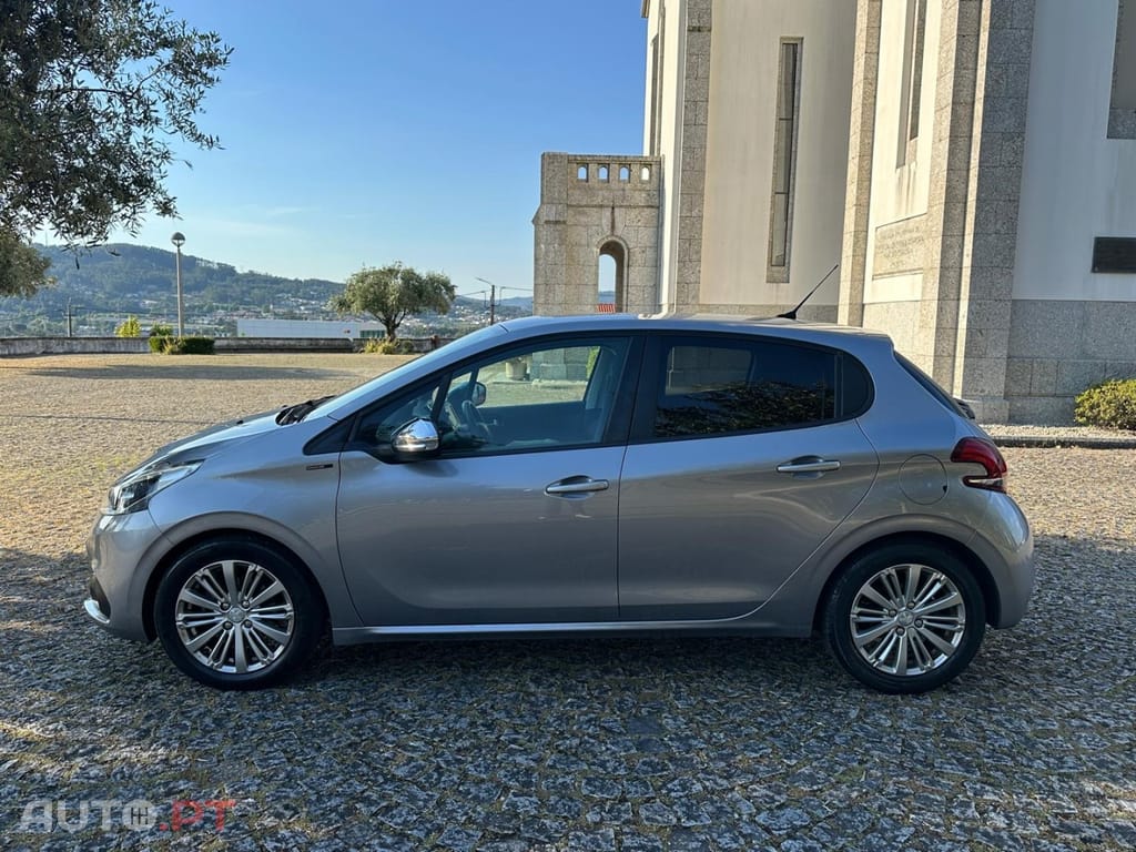 Peugeot 208 1.5 BlueHDi Signature