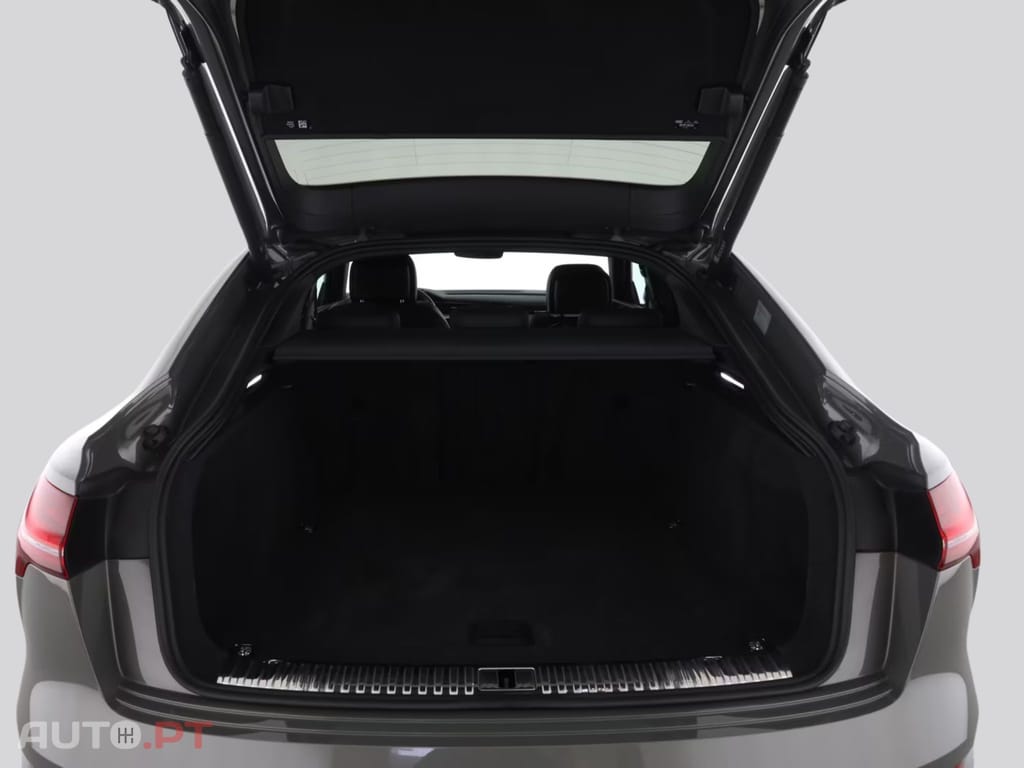 Audi Q8 E-Tron 50 Quattro S line 