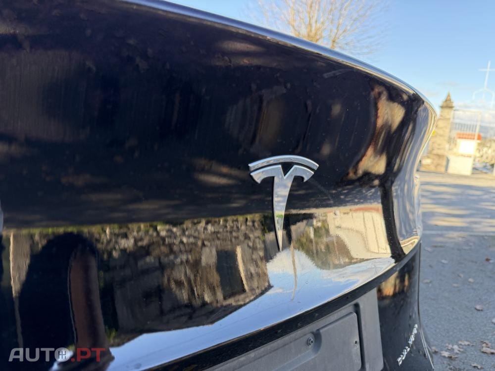 Tesla Model Y Long Range Dual Motor AWD