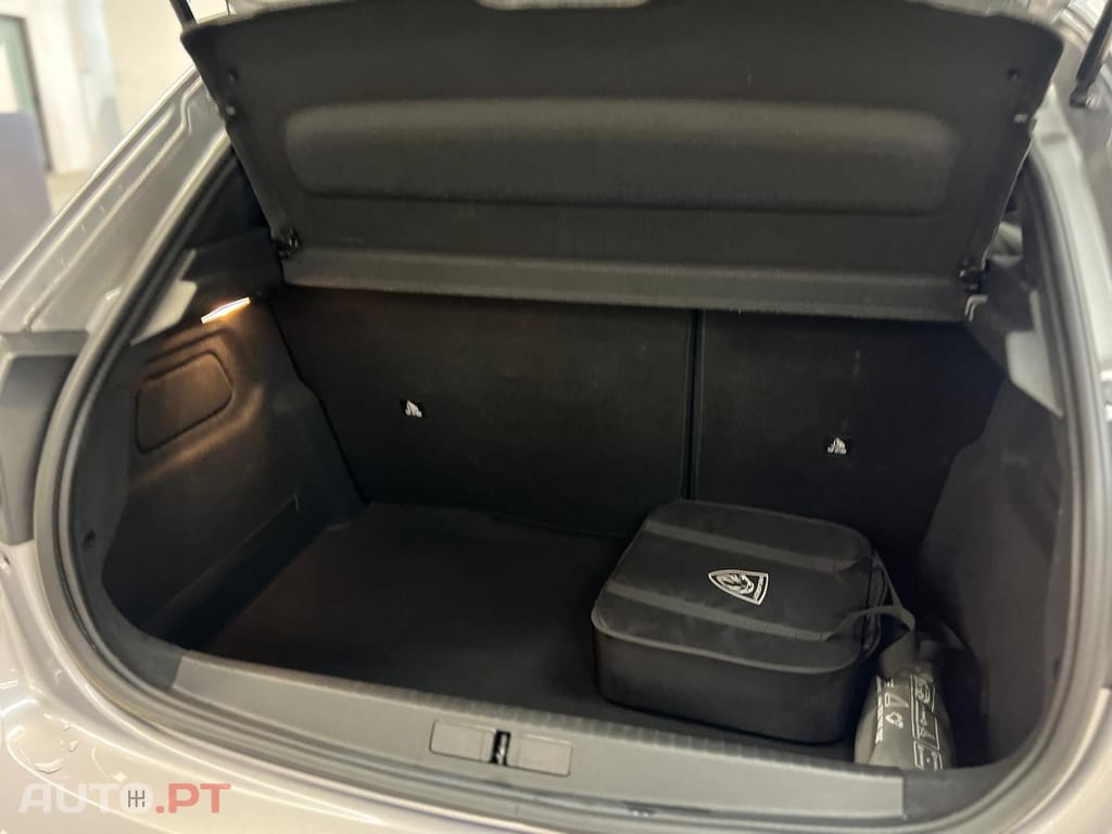 Peugeot E-208 50 kWh Allure Pack