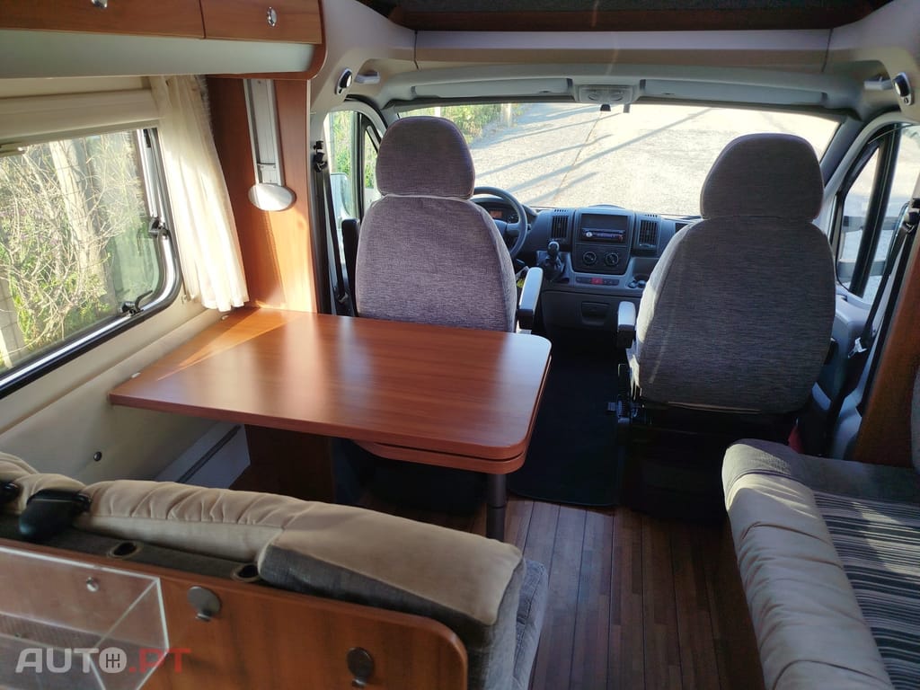 Knaus Südwind Sky wave.  Cama basculante E SUÍTE