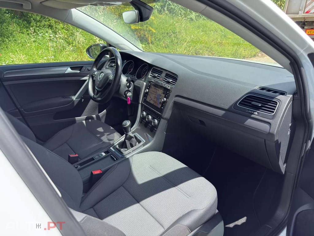Volkswagen Golf 1.0 TSI R-Line