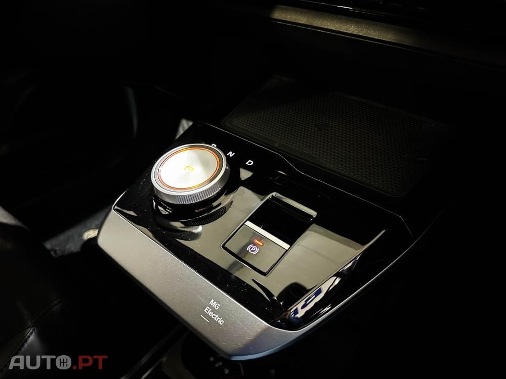 MG MG4 77 kWh Extended Range Luxury