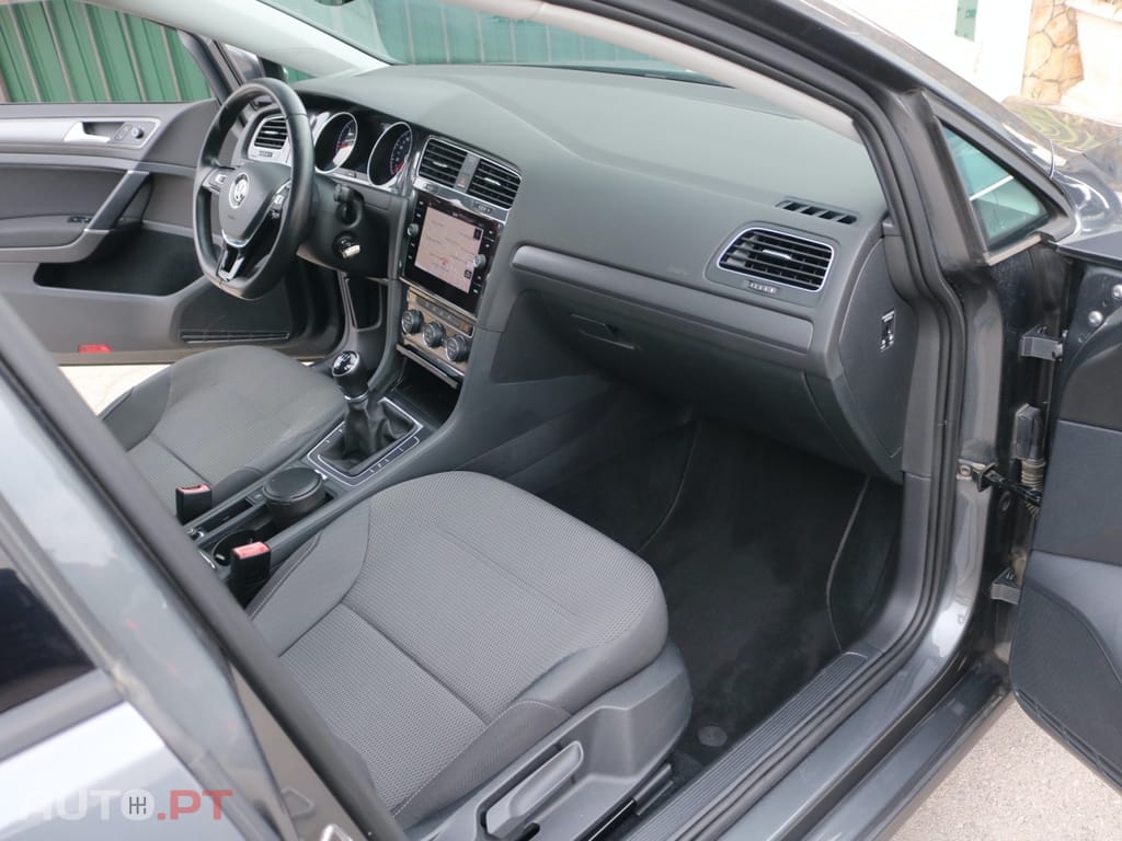 Volkswagen Golf 1.6 TDI Highline
