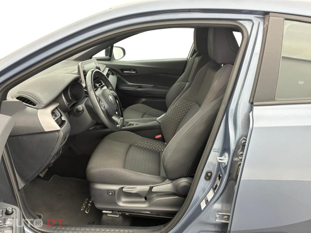 Toyota C-HR 1.8 Hybrid Dynamic Business