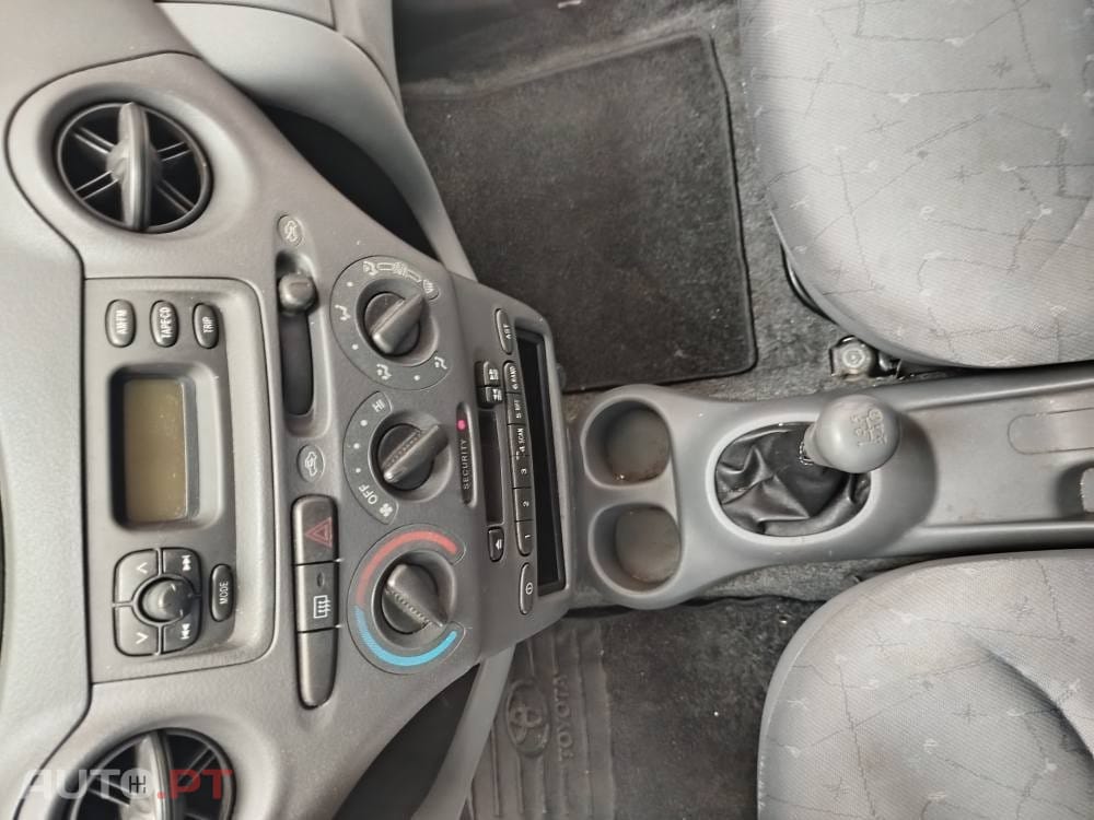 Toyota Yaris 1.0 Base