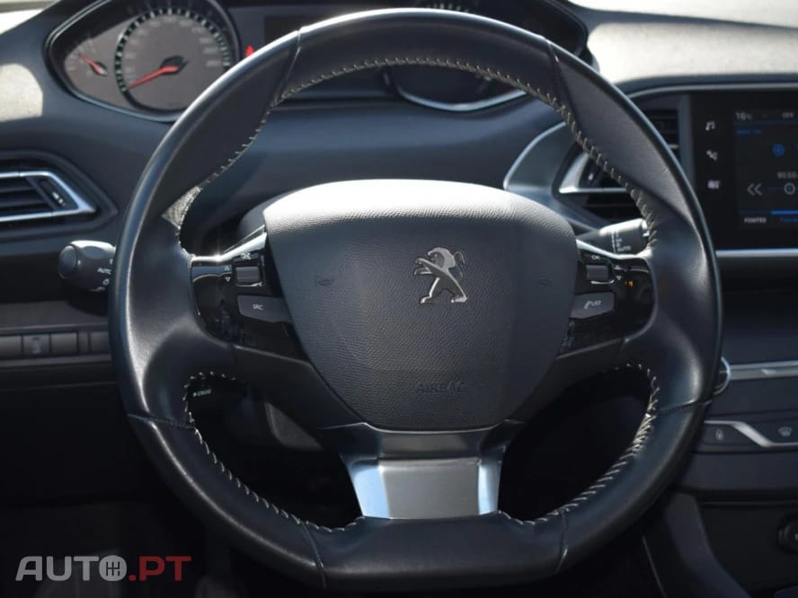 Peugeot 308 1.5 BlueHDi Business Line