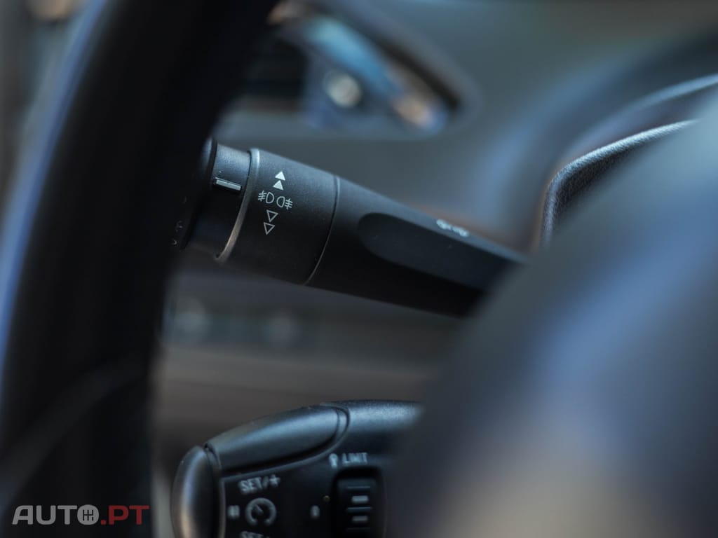 Peugeot 208 1.2 PureTech Signature